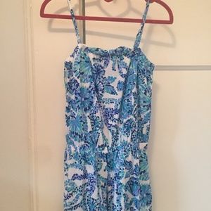 Lilly Pulitzer Girls Romper Size 6-7. Pattern of Different Shades of Blue.